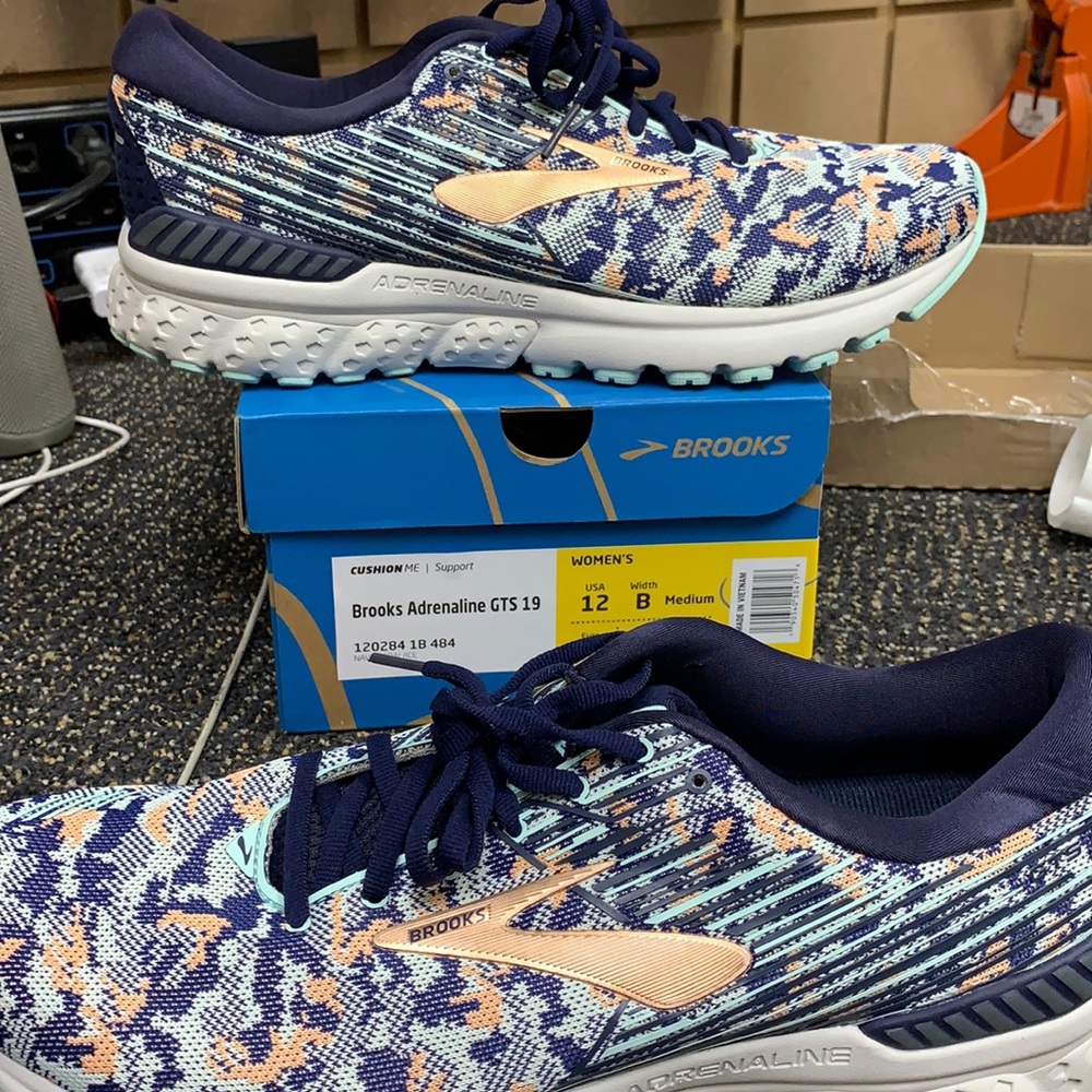 Brooks Adrenaline GTS 19
